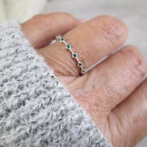 Dainty 925 Sterling EMERALD Eternity Ring>925 Emerald Ring,Minimalist,Wedding